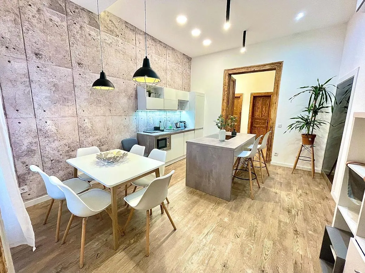Dream Design Apartment - 3 Bedrooms & Finn Sauna Budapest