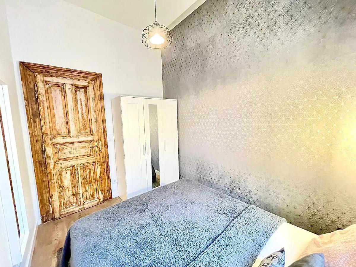 Dream Design Apartment - 3 Bedrooms & Finn Sauna Budapest 0*,