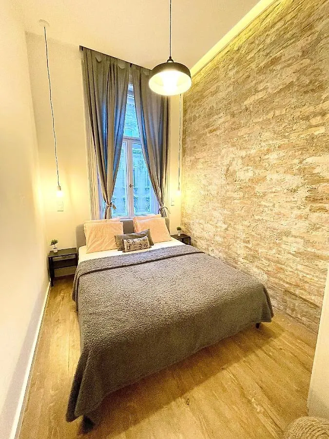 Dream Design Apartment - 3 Bedrooms & Finn Sauna Budapest Hungary