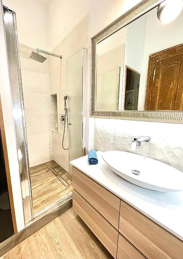 Dream Design Apartment - 3 Bedrooms & Finn Sauna Budapest Hungary