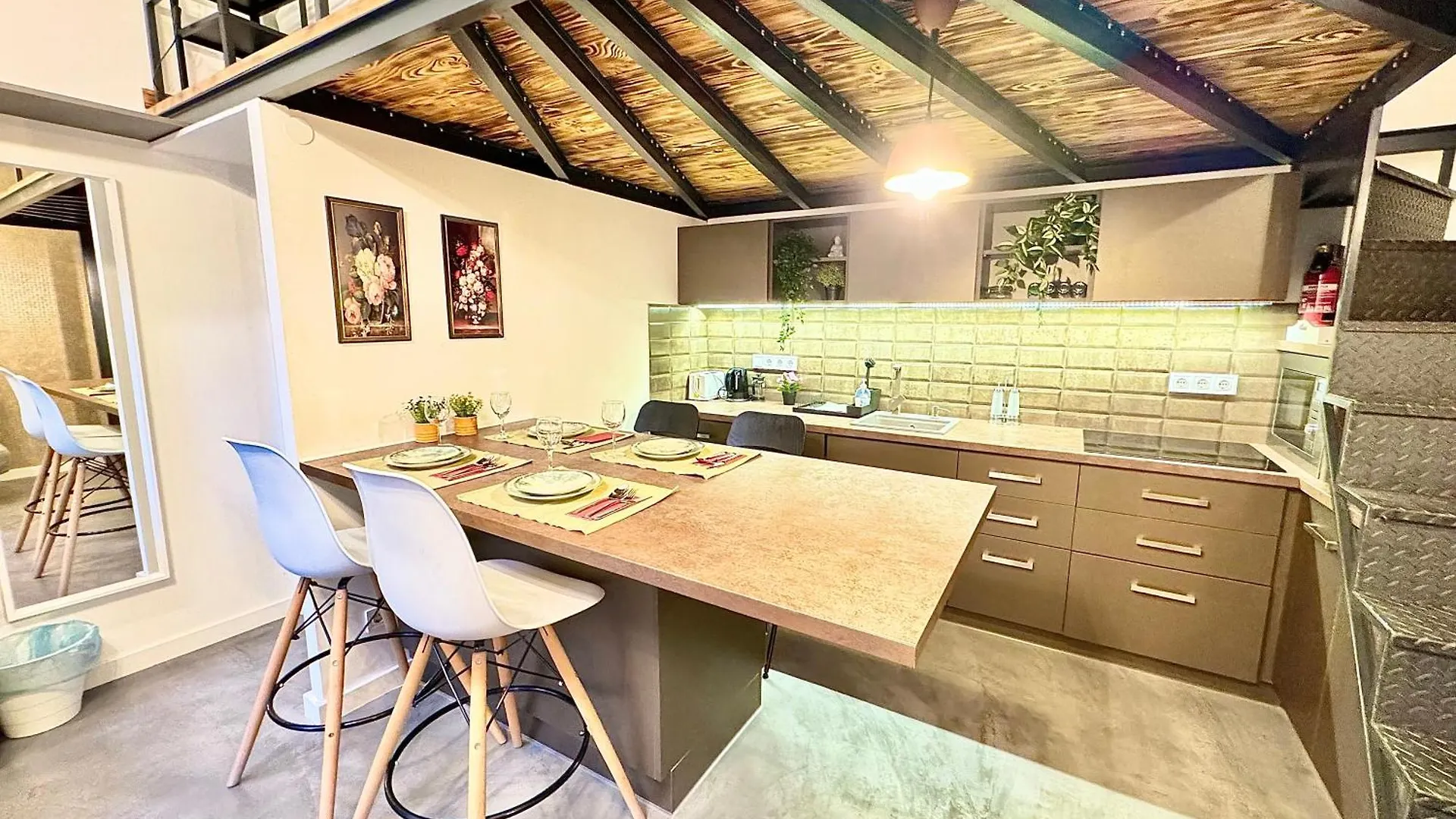 Dream Design Apartment - 3 Bedrooms & Finn Sauna Budapest