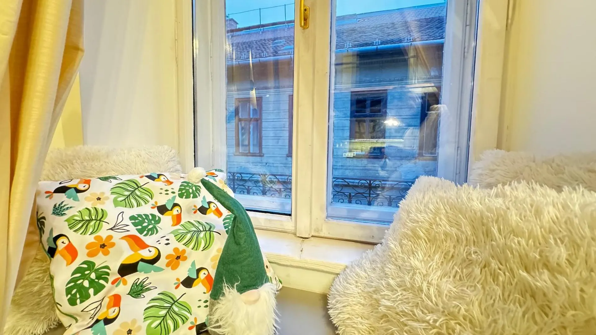 Dream Design Apartment - 3 Bedrooms & Finn Sauna Budapest Hungary